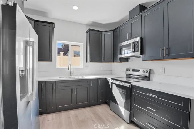19258 Strathern St., Reseda, CA 91335