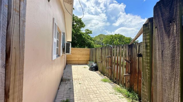 1417 SE 3rd Terrace, Deerfield Beach, FL 33441