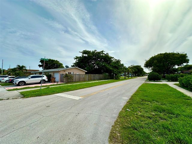 1417 SE 3rd Terrace, Deerfield Beach, FL 33441