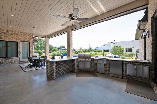 306 Renaissance Lane, Heath, TX 75032