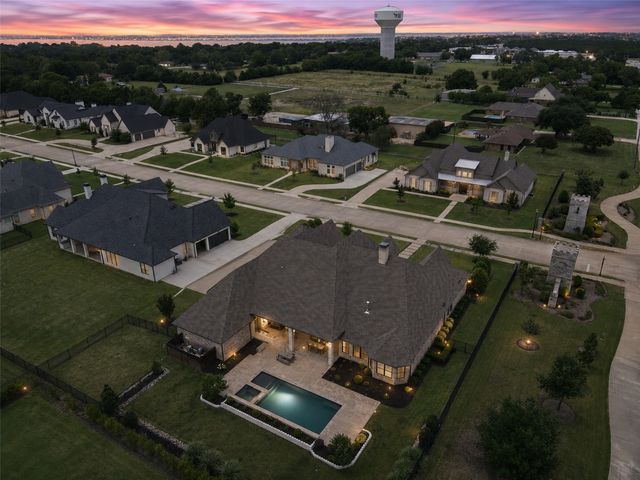 306 Renaissance Lane, Heath, TX 75032