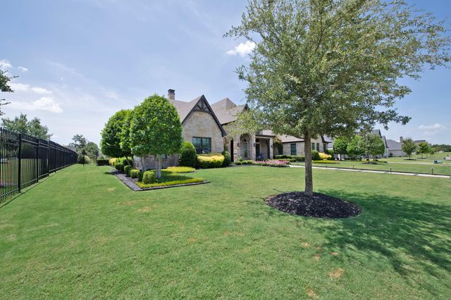 306 Renaissance Lane, Heath, TX 75032