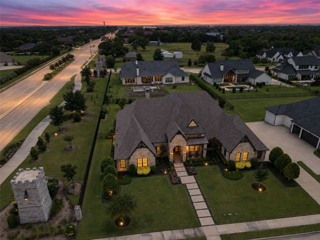 306 Renaissance Lane, Heath, TX 75032