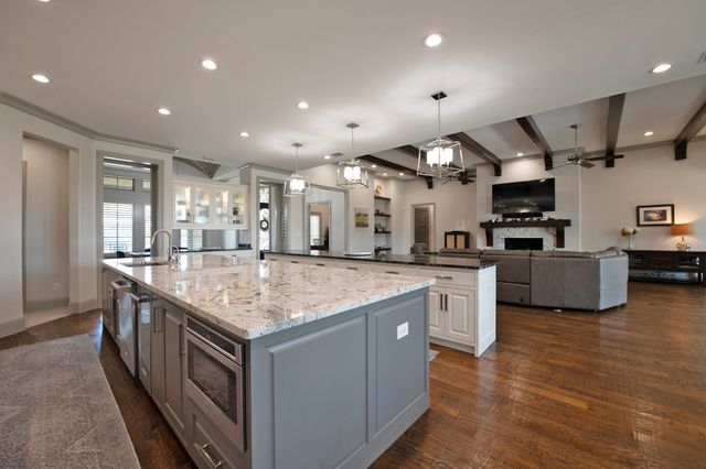 306 Renaissance Lane, Heath, TX 75032