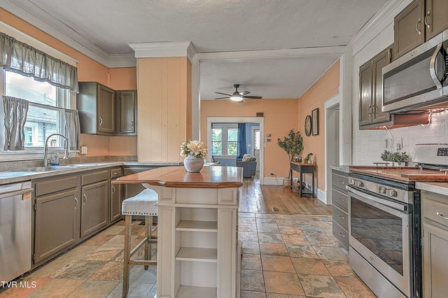 1023 Arlington Avenue, Bristol, VA 24201