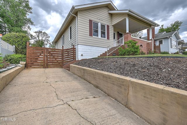 1023 Arlington Avenue, Bristol, VA 24201