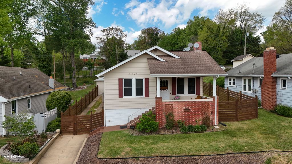 1023 Arlington Avenue, Bristol, VA 24201