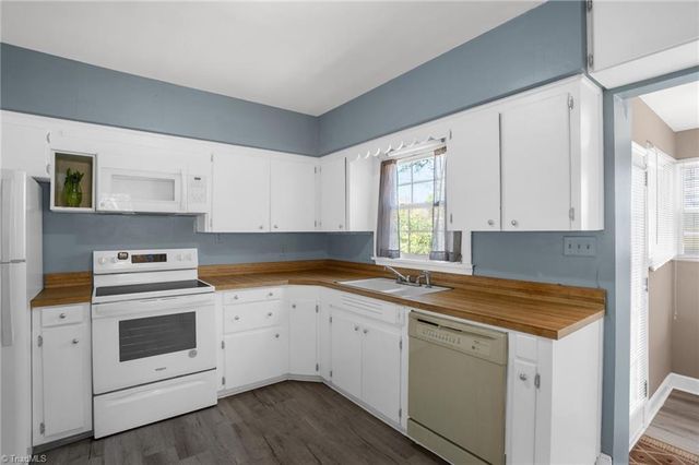 2008 Fernwood Drive, Greensboro, NC 27408