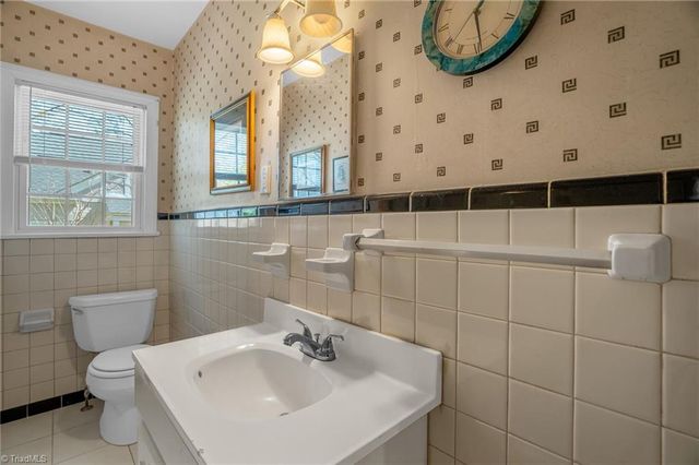 2008 Fernwood Drive, Greensboro, NC 27408