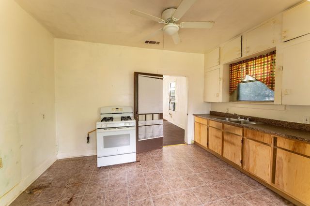 5808 Wellesley Avenue, Fort Worth, TX 76107
