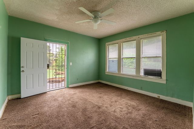 5808 Wellesley Avenue, Fort Worth, TX 76107