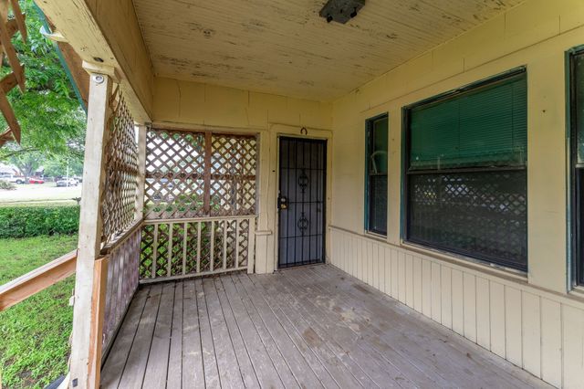 5808 Wellesley Avenue, Fort Worth, TX 76107