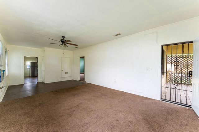 5808 Wellesley Avenue, Fort Worth, TX 76107