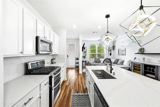 8009 Mellencamp DR 212, Austin, TX 78744