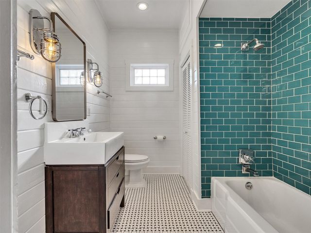 4517 Park Drive, Houston, TX 77023