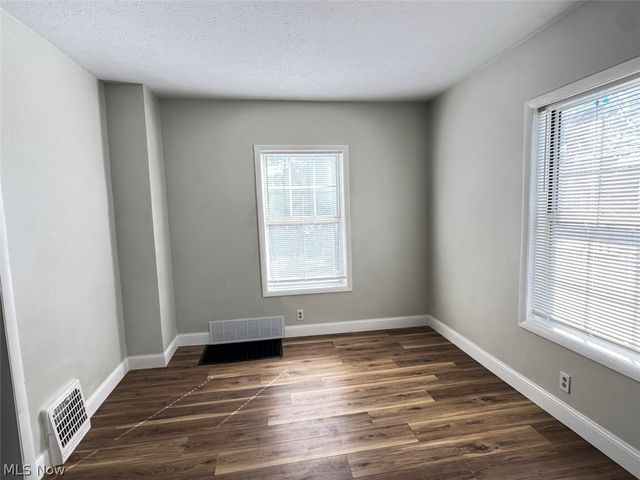 143 Gale Street, Akron, OH 44302