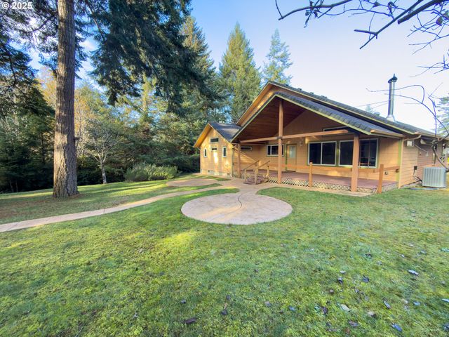 1108 6TH St Se, Bandon, OR 97411