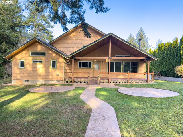 1108 6TH St Se, Bandon, OR 97411