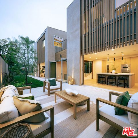 2132 Walnut Avenue, Venice (los Angeles), CA 90291
