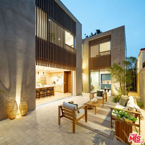 2132 Walnut Avenue, Venice (los Angeles), CA 90291