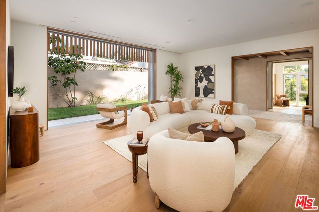 2132 Walnut Avenue, Venice (los Angeles), CA 90291