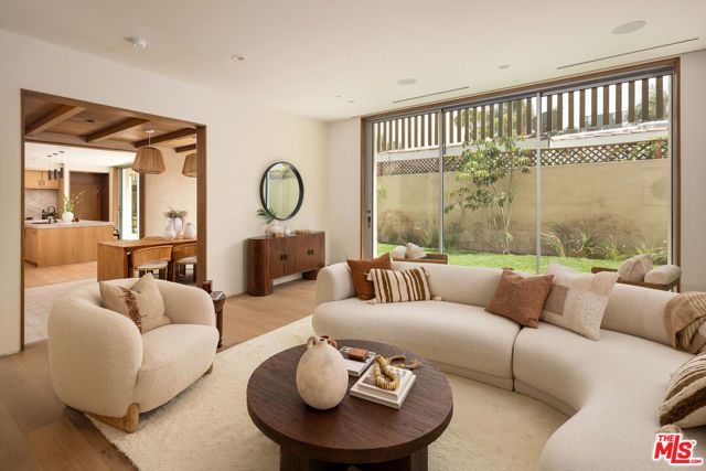 2132 Walnut Avenue, Venice (los Angeles), CA 90291
