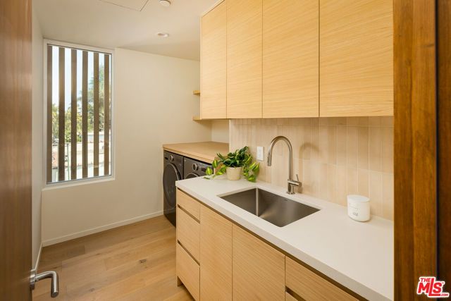 2132 Walnut Avenue, Venice (los Angeles), CA 90291