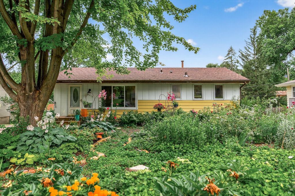 3313 Zane Avenue N, Crystal, MN 55422