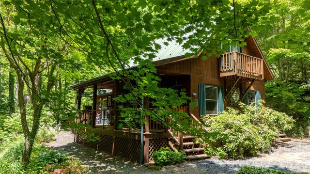 8 Westward Way, Bakersville, NC 28705
