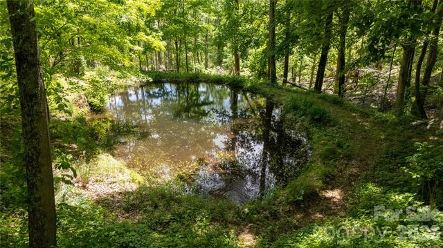 8 Westward Way, Bakersville, NC 28705