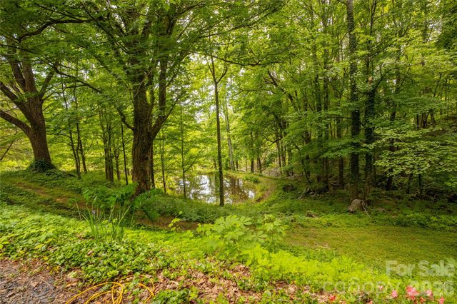 8 Westward Way, Bakersville, NC 28705
