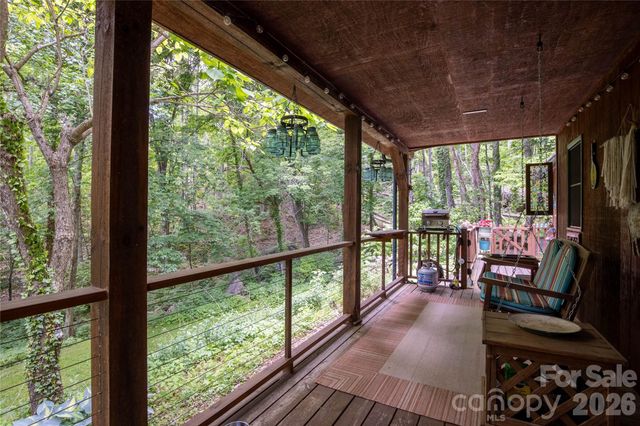 8 Westward Way, Bakersville, NC 28705