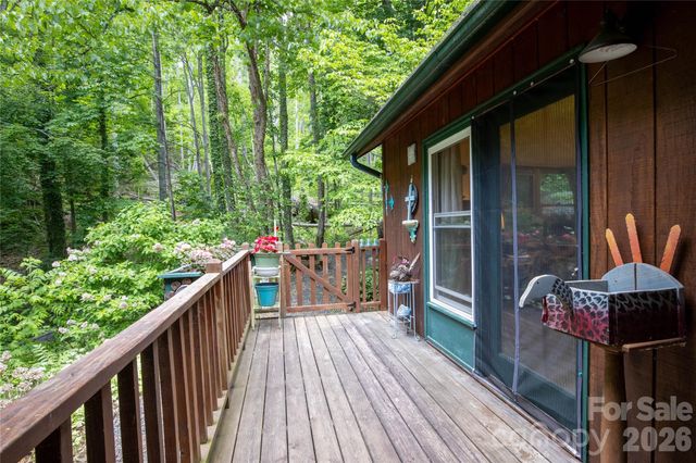 8 Westward Way, Bakersville, NC 28705