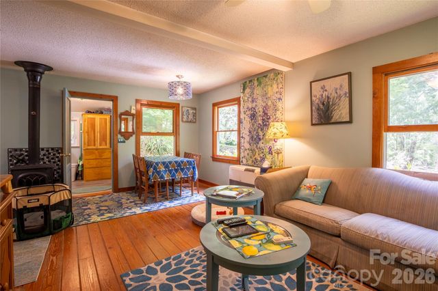8 Westward Way, Bakersville, NC 28705