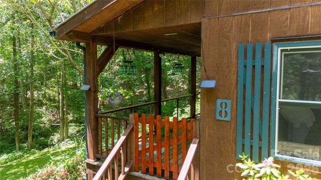 8 Westward Way, Bakersville, NC 28705