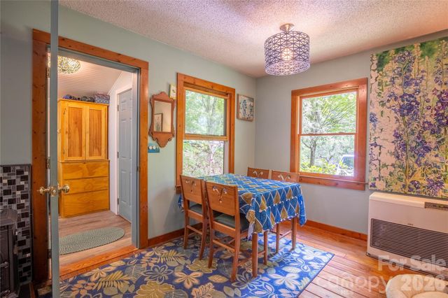 8 Westward Way, Bakersville, NC 28705