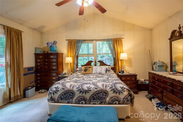 8 Westward Way, Bakersville, NC 28705