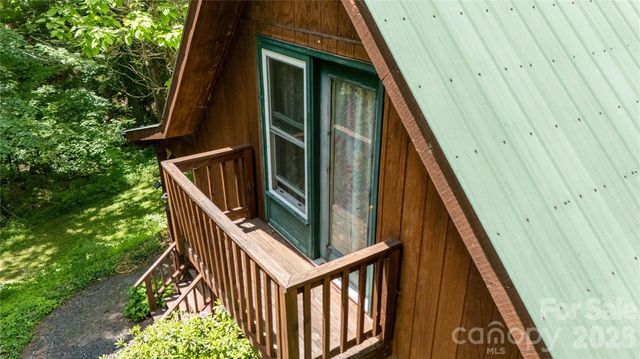 8 Westward Way, Bakersville, NC 28705