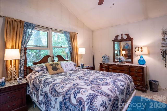 8 Westward Way, Bakersville, NC 28705