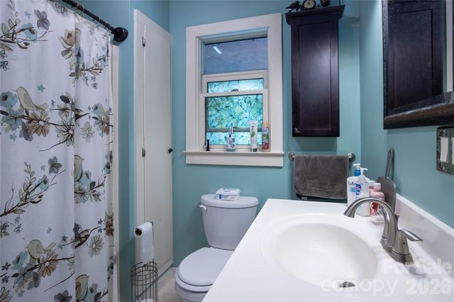 8 Westward Way, Bakersville, NC 28705