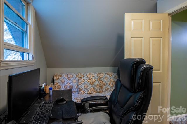 8 Westward Way, Bakersville, NC 28705