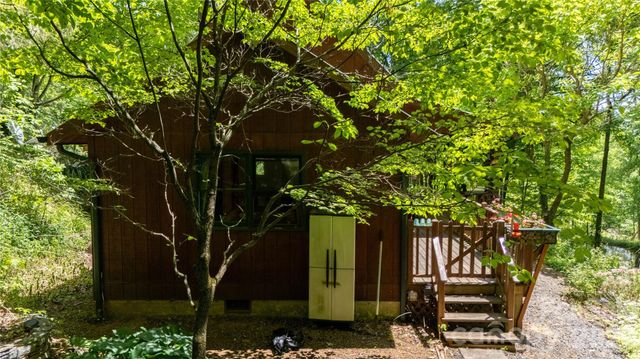 8 Westward Way, Bakersville, NC 28705