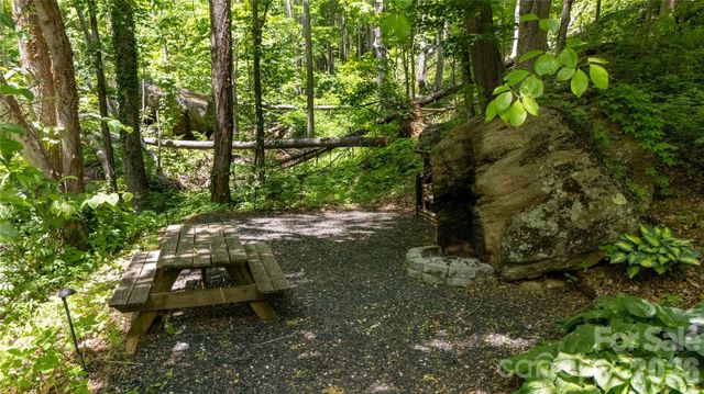 8 Westward Way, Bakersville, NC 28705
