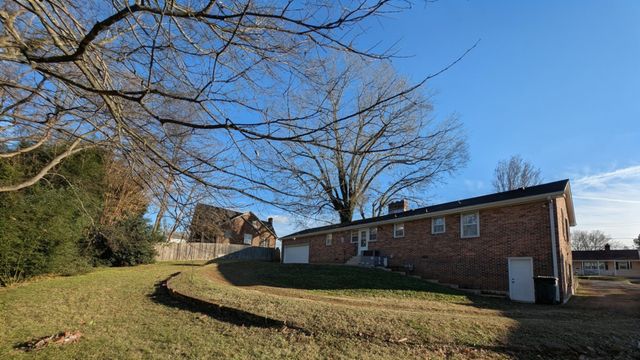 205 7th Ave, Columbia, TN 38401