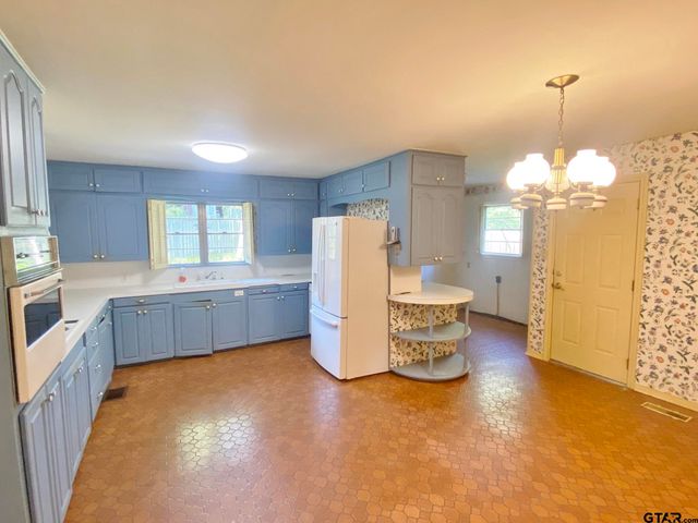 508 Dellwood, Mount Pleasant, TX 75455