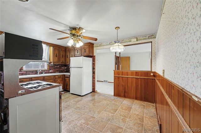146 Marycrest Lane, West Seneca, NY 14224