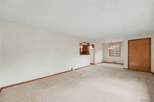 146 Marycrest Lane, West Seneca, NY 14224