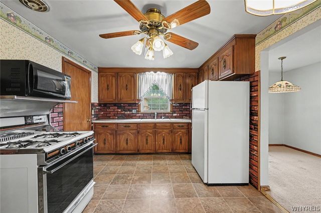 146 Marycrest Lane, West Seneca, NY 14224