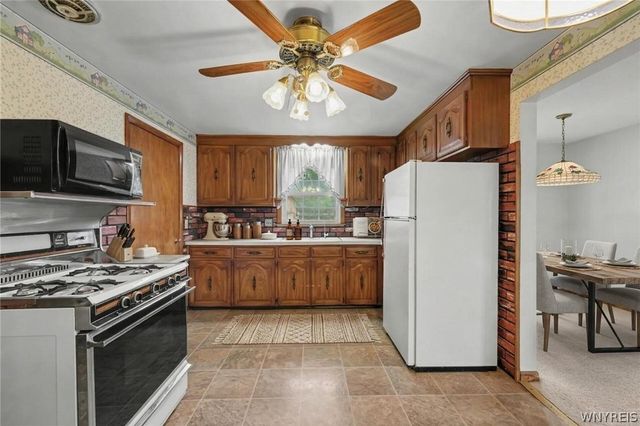146 Marycrest Lane, West Seneca, NY 14224