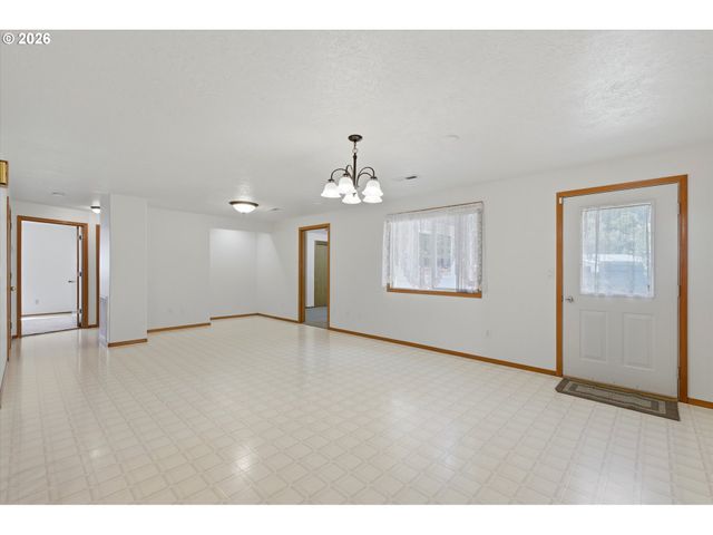 1715 Sw SONGBIRD St, Mc Minnville, OR 97128